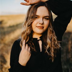 Meet your Posher, Casey